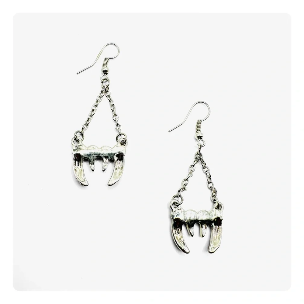 ★ Vintage Y2K Vampire Fangs Dangling Earrings - Silver/Red ★ - Picture 8 of 15